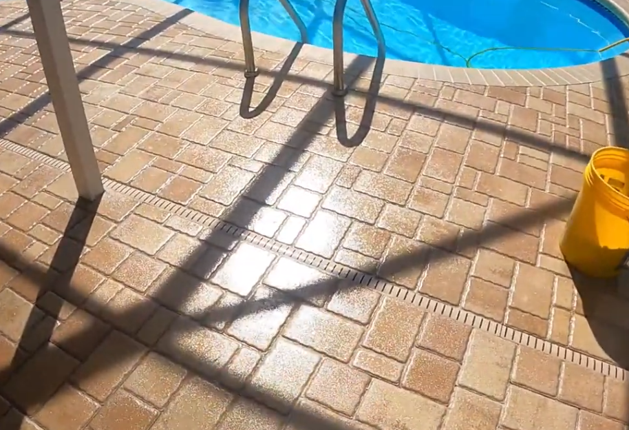 PoolDeck